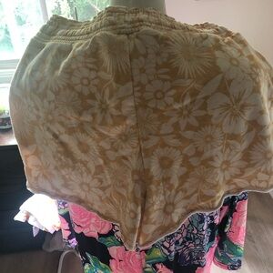 AmericanEagle Outfitters Yellow Flowered tie waist jersey shorts